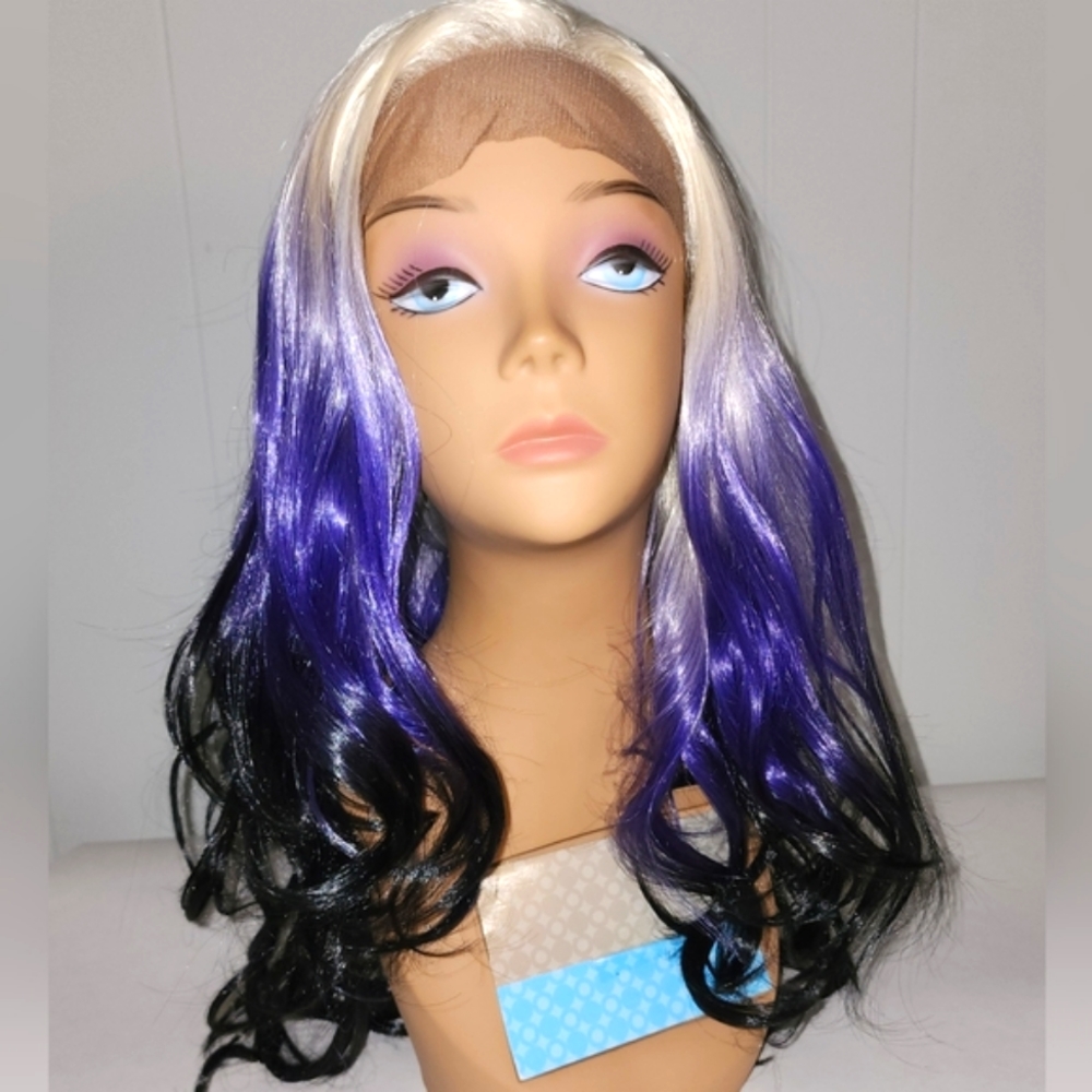 NWT Stunning Lunatics Discontinued , Gorgeous Blonde& Purple Ombre Wig - Picture 5 of 16